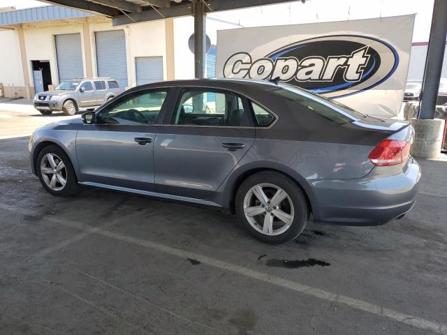 Sedans VOLKSWAGEN PASSAT 2014 Szary