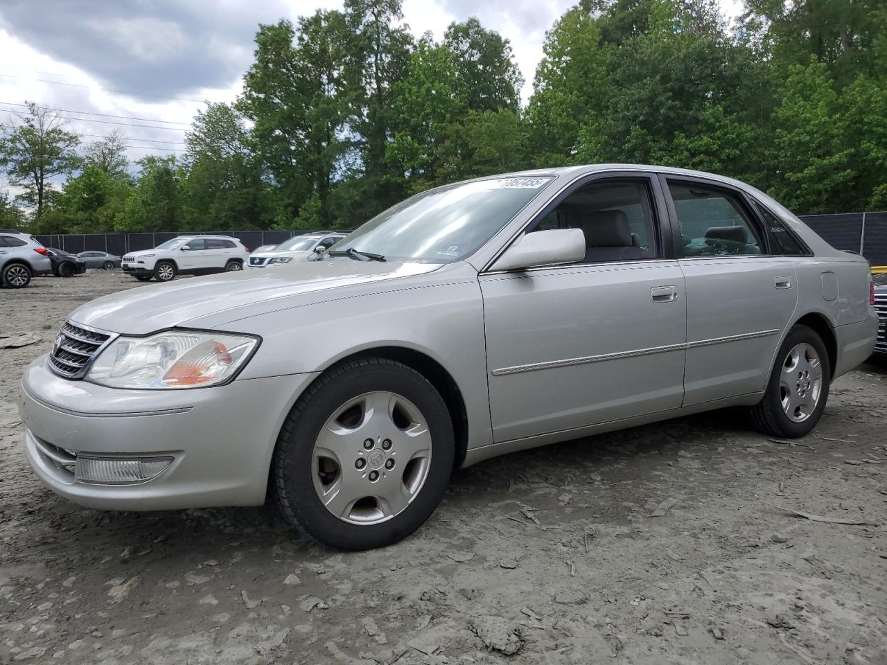 2004 Toyota Avalon Xl for Sale in Waldorf, MD - Side