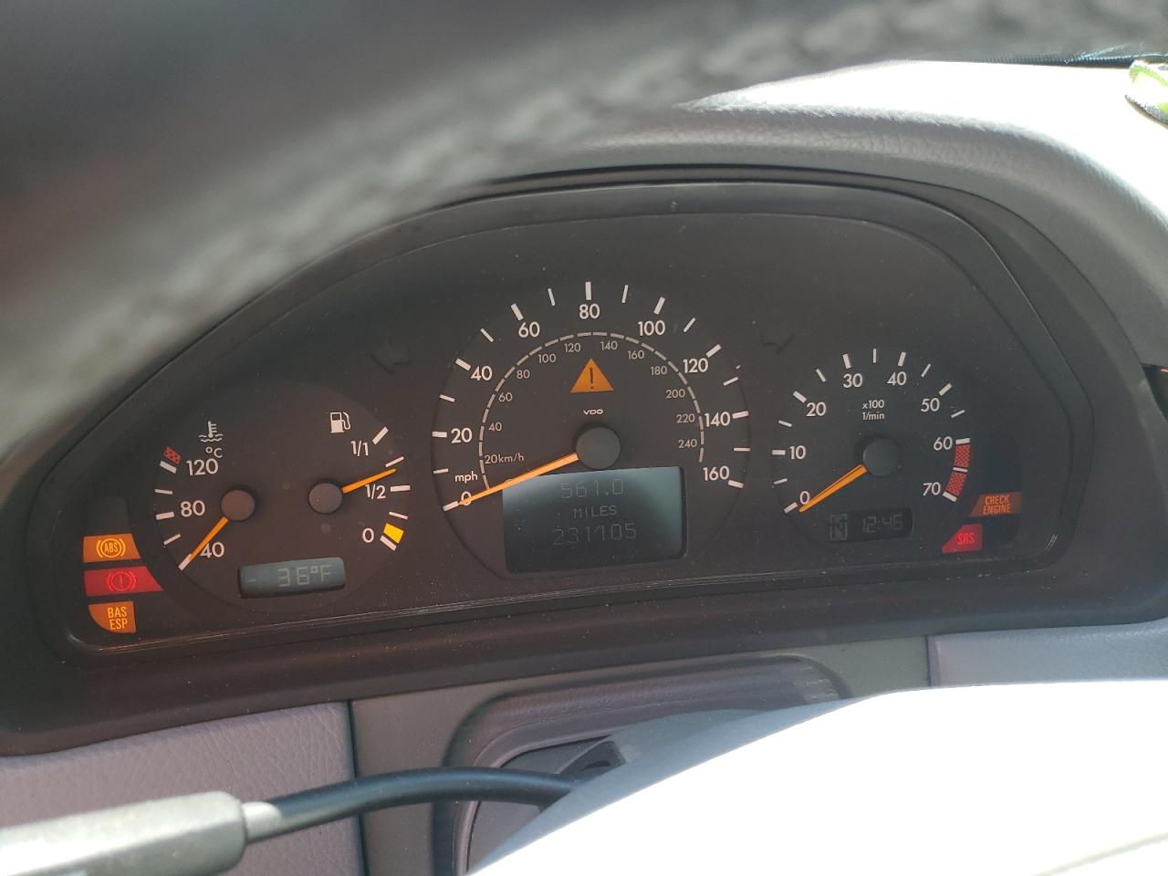 2000 Mercedes-Benz E 320 VIN: WDBJF65J9YB128548 Lot: 55647275