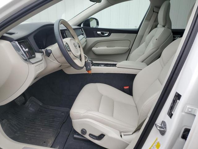  VOLVO XC60 PLUS 2024 Белы