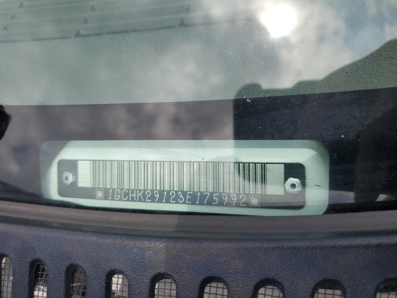 2003 Chevrolet Silverado K2500 Heavy Duty VIN: 1GCHK29123E175992 Lot: 57423105