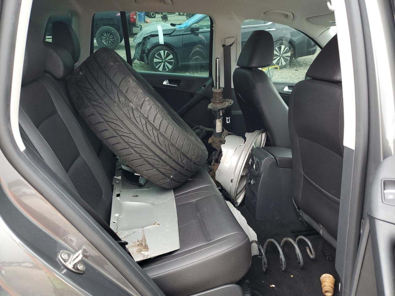2014 Volkswagen Tiguan S VIN: WVGAV3AX6EW619592 Lot: 57236455