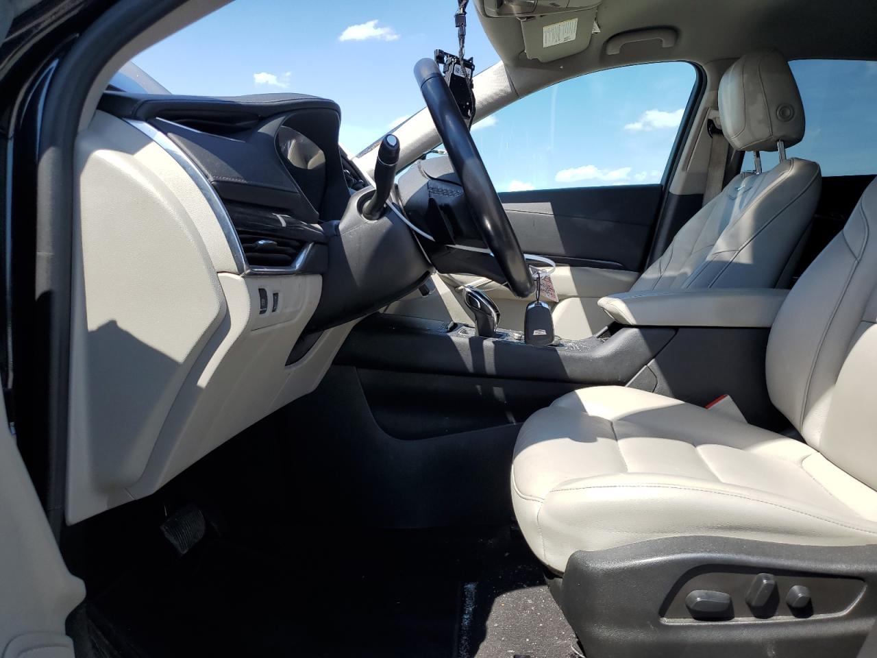 2023 Cadillac Xt4 Premium Luxury VIN: 1GYFZCR42PF100724 Lot: 55130305