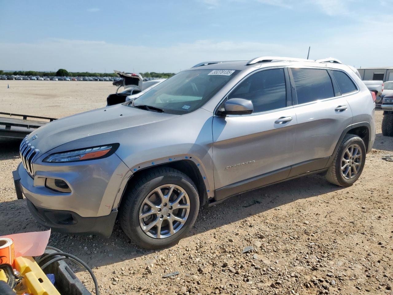 2018 Jeep Cherokee Latitude Plus for Sale in San Antonio, TX - Top/Roof