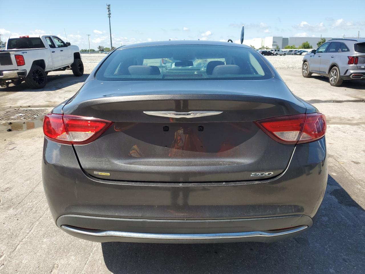 2015 Chrysler 200 Limited VIN: 1C3CCCAB5FN575782 Lot: 56903355