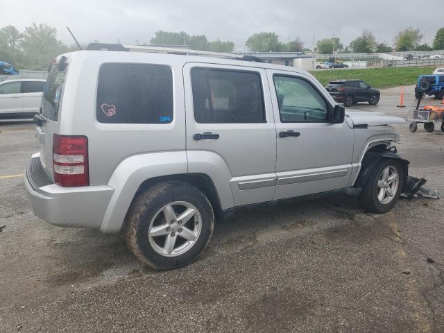 Паркетники JEEP LIBERTY 2012 Сріблястий