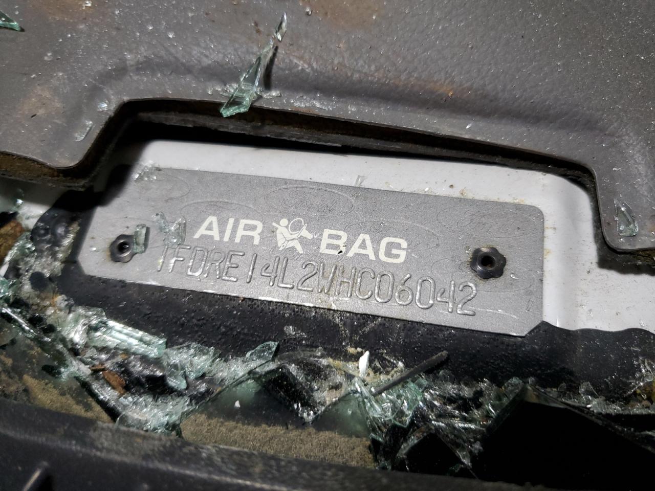 1998 Ford Econoline E150 Van VIN: 1FDRE14L2WHC06042 Lot: 55794955