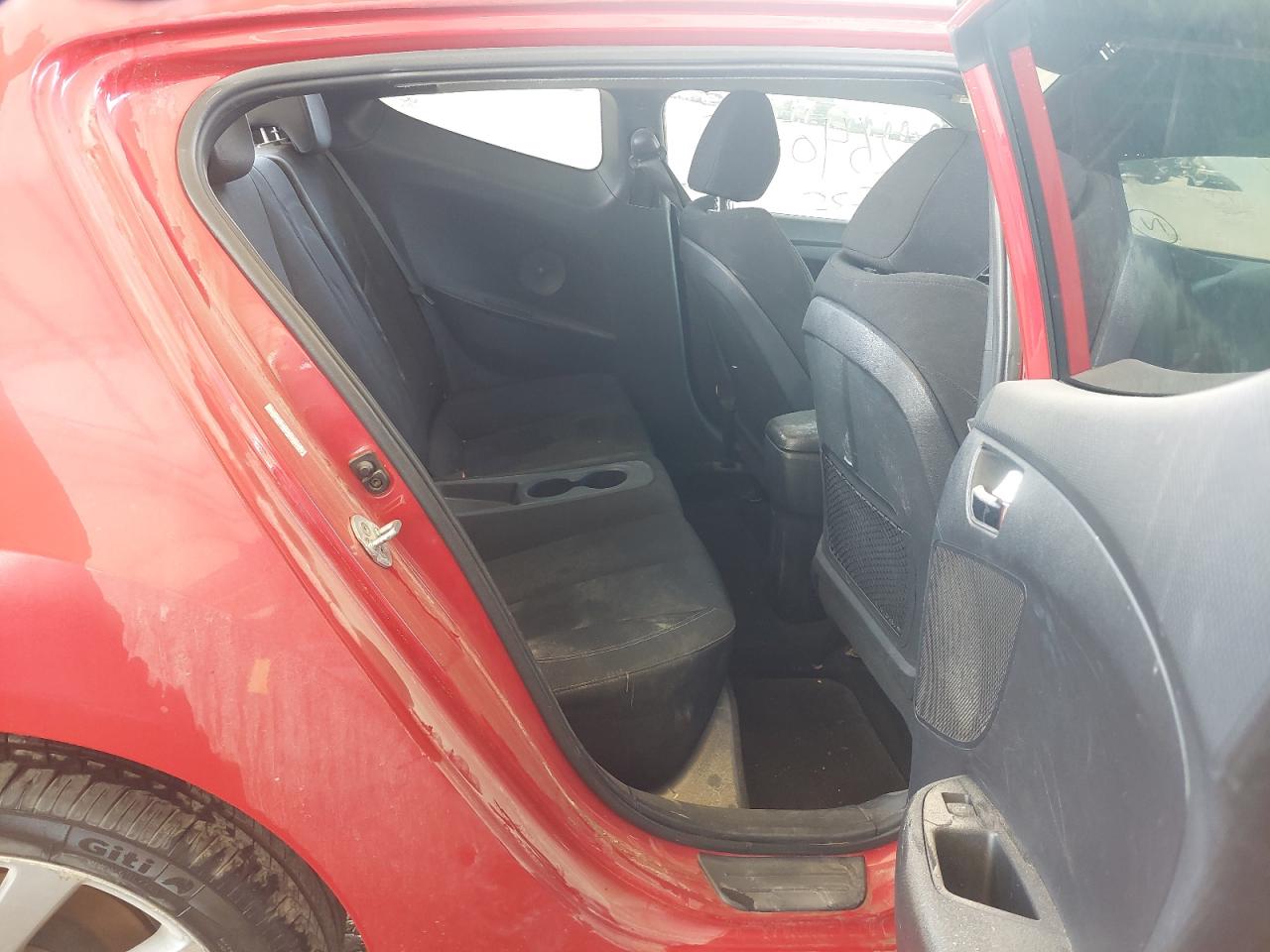 KMHTC6AD8GU270830 - 2016 Hyundai VELOSTER - #undefined