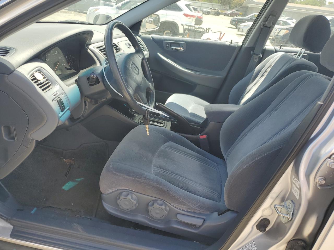 2000 Honda Accord Lx VIN: 3HGCG6653YG705219 Lot: 56623375