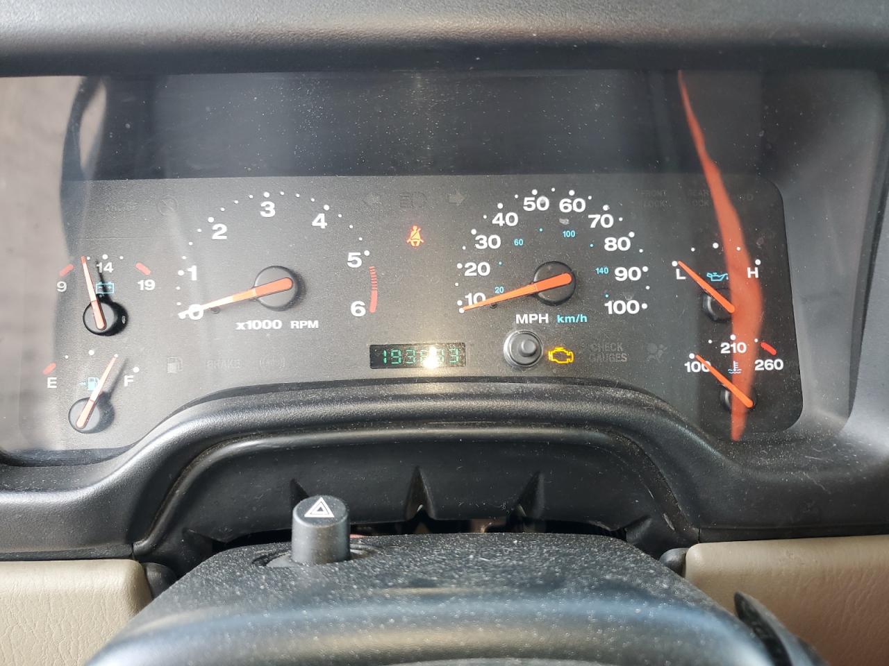 2004 Jeep Wrangler / Tj Sahara VIN: 1J4FA59SX4P791038 Lot: 56154455