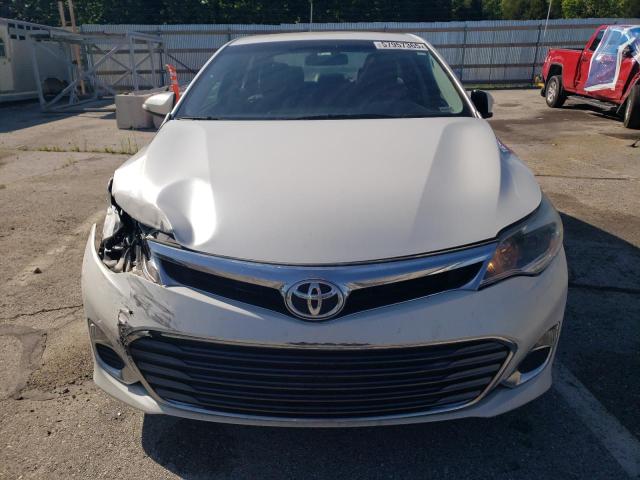Sedans TOYOTA AVALON 2013 White