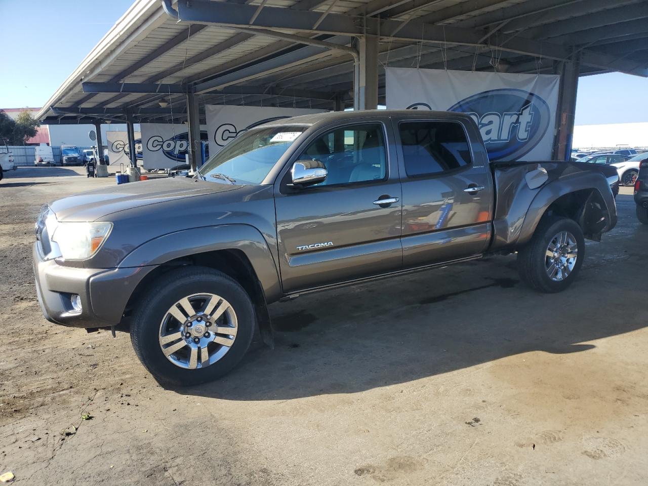 2013 Toyota Tacoma Double Cab Long Bed продається в Hayward, CA - Rear End