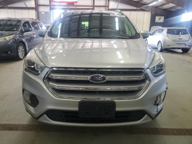 Parquets FORD ESCAPE 2017 Srebrny