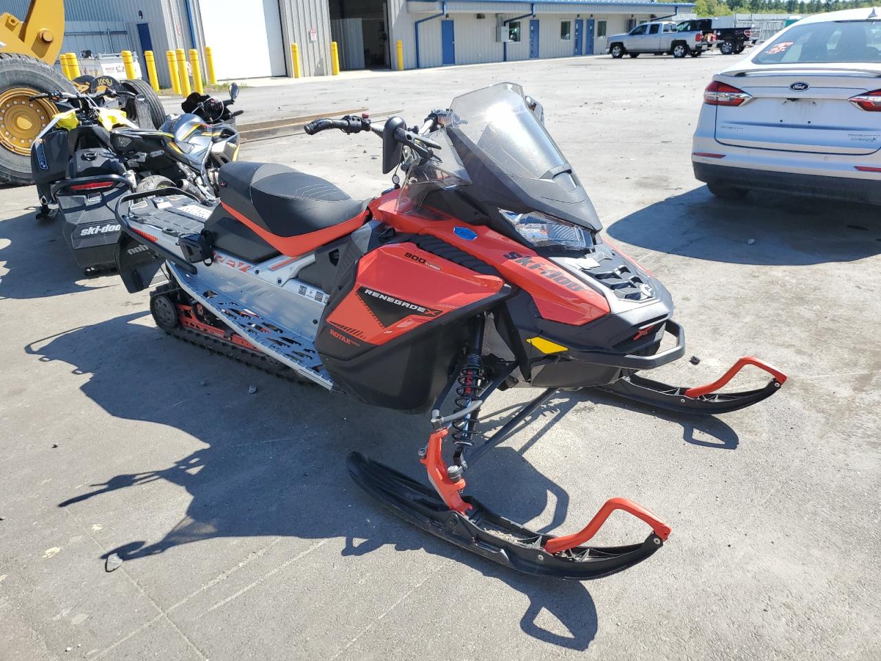 Windham, ME에서 판매 중인 2019 Skidoo Renegade - Front End
