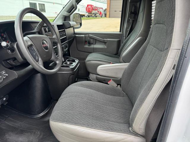  GMC SAVANA 2021 Білий