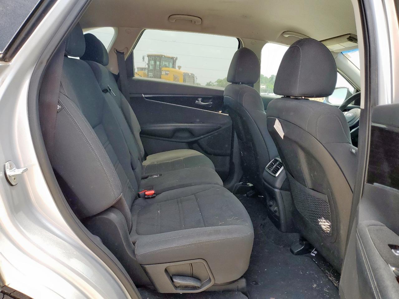 2019 Kia Sorento Lx VIN: 5XYPG4A5XKG558737 Lot: 56864265