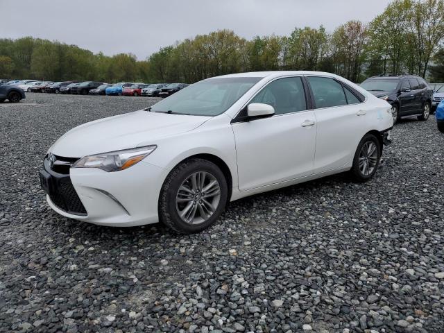  TOYOTA CAMRY 2017 Biały