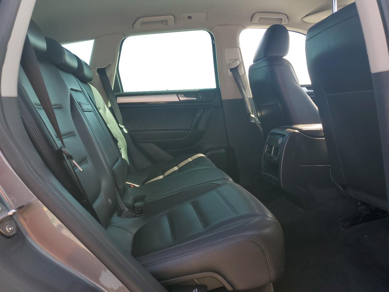 2013 Volkswagen Touareg V6 VIN: WVGEF9BP8DD009350 Lot: 55775385