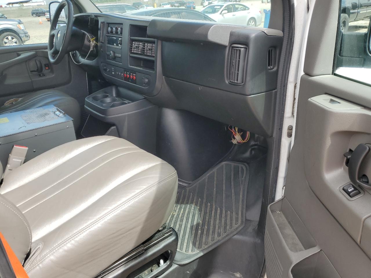 2015 Chevrolet Express G2500 VIN: 1GCWGFCF3F1192784 Lot: 56364475
