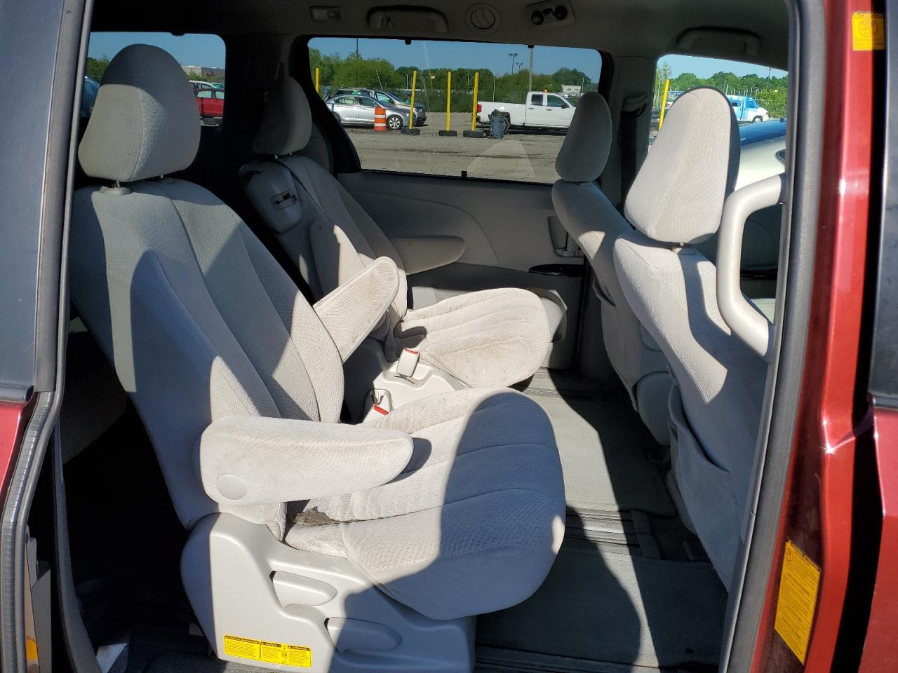 2011 Toyota Sienna Le VIN: 5TDKK3DC2BS045143 Lot: 57962795