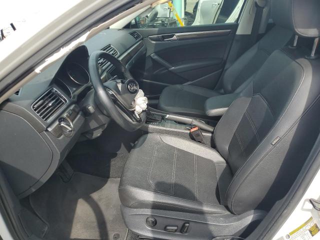  VOLKSWAGEN PASSAT 2017 Белы