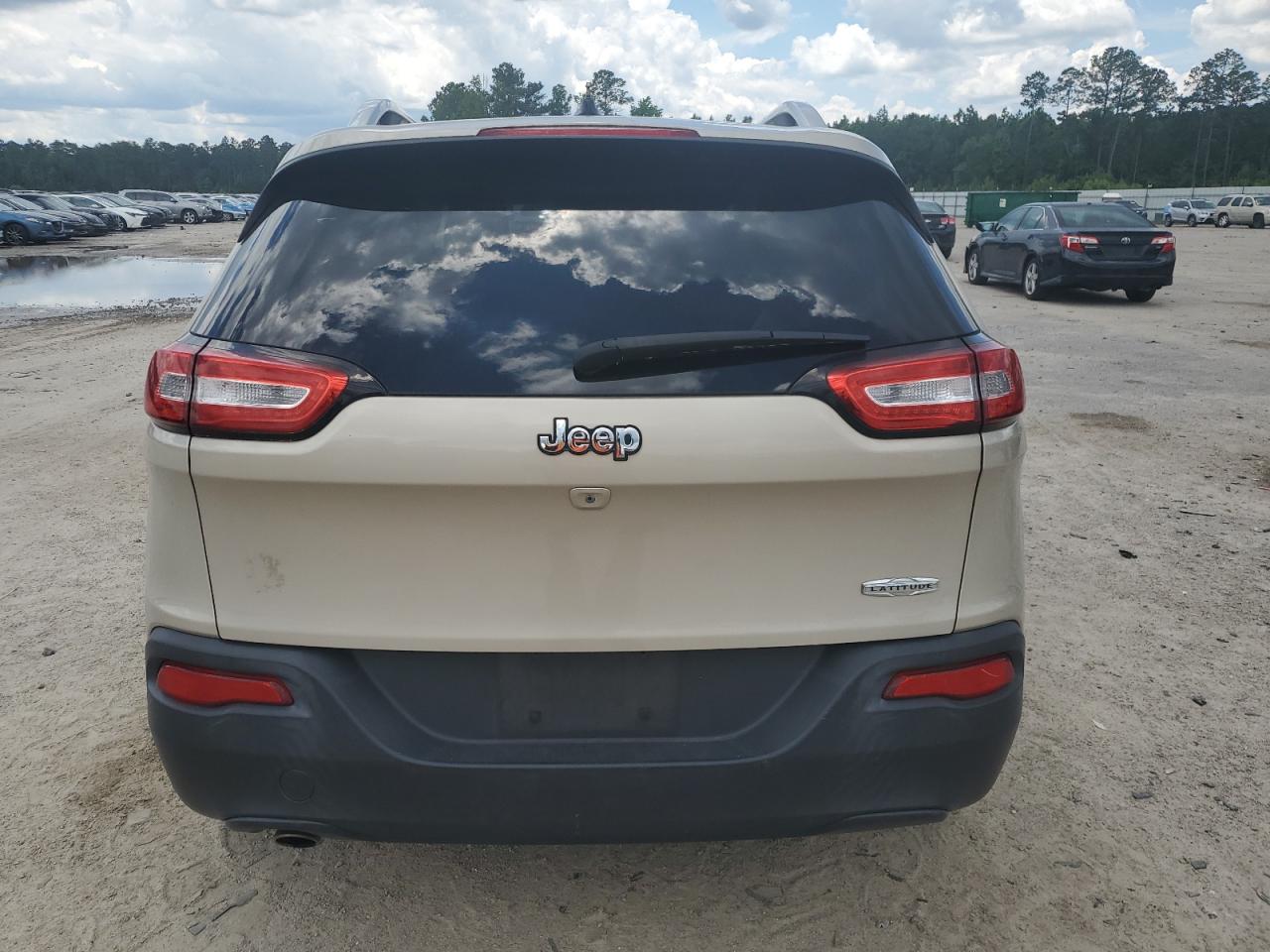 2015 Jeep Cherokee Latitude VIN: 1C4PJLCB4FW554268 Lot: 56328195