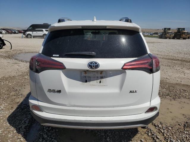Паркетники TOYOTA RAV4 2016 Белый