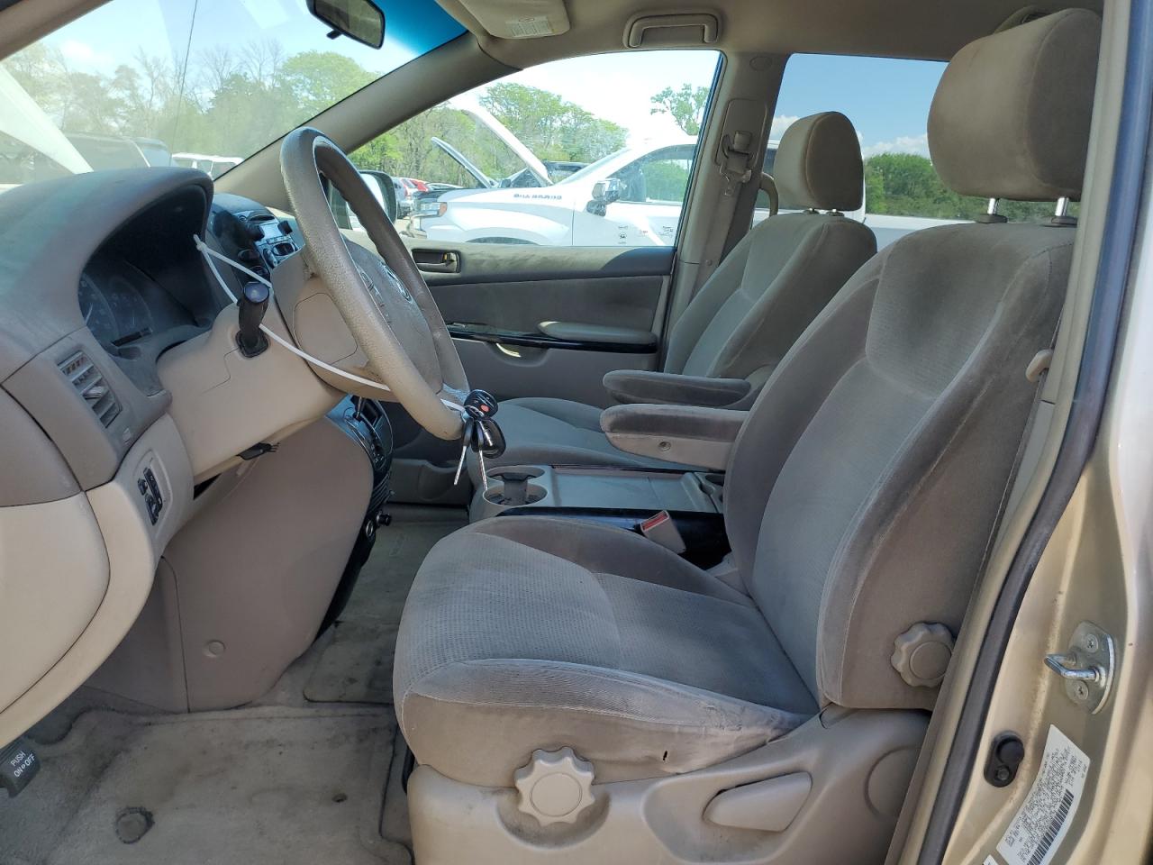 2004 Toyota Sienna Ce VIN: 5TDZA23C04S220179 Lot: 56070095