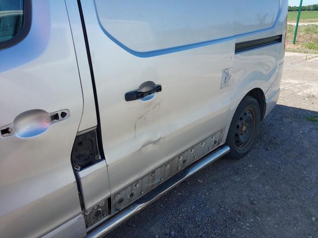 2015 VAUXHALL VIVARO 270