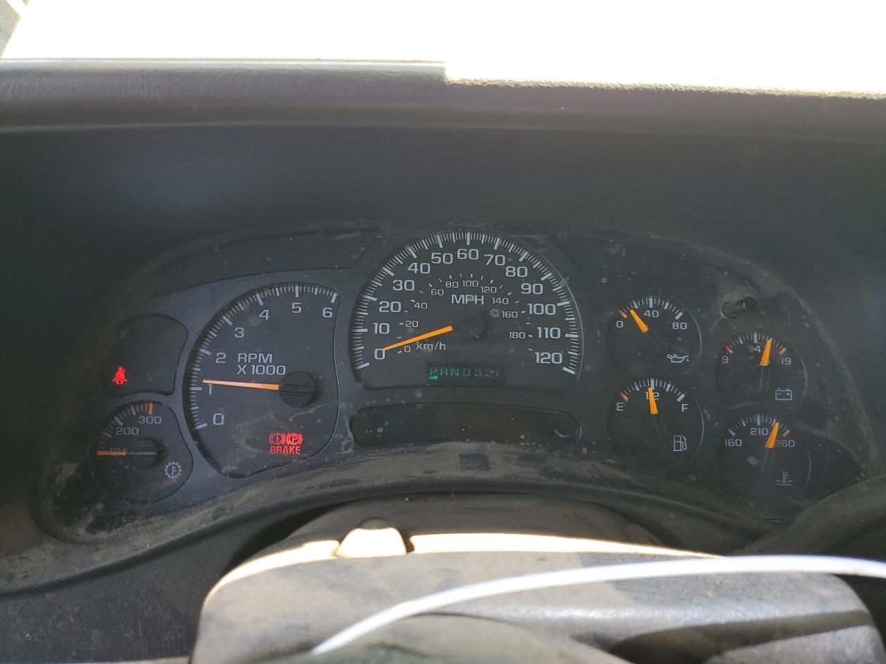 2005 Chevrolet Suburban C2500 VIN: 1GNGC26UX5R163664 Lot: 56362025