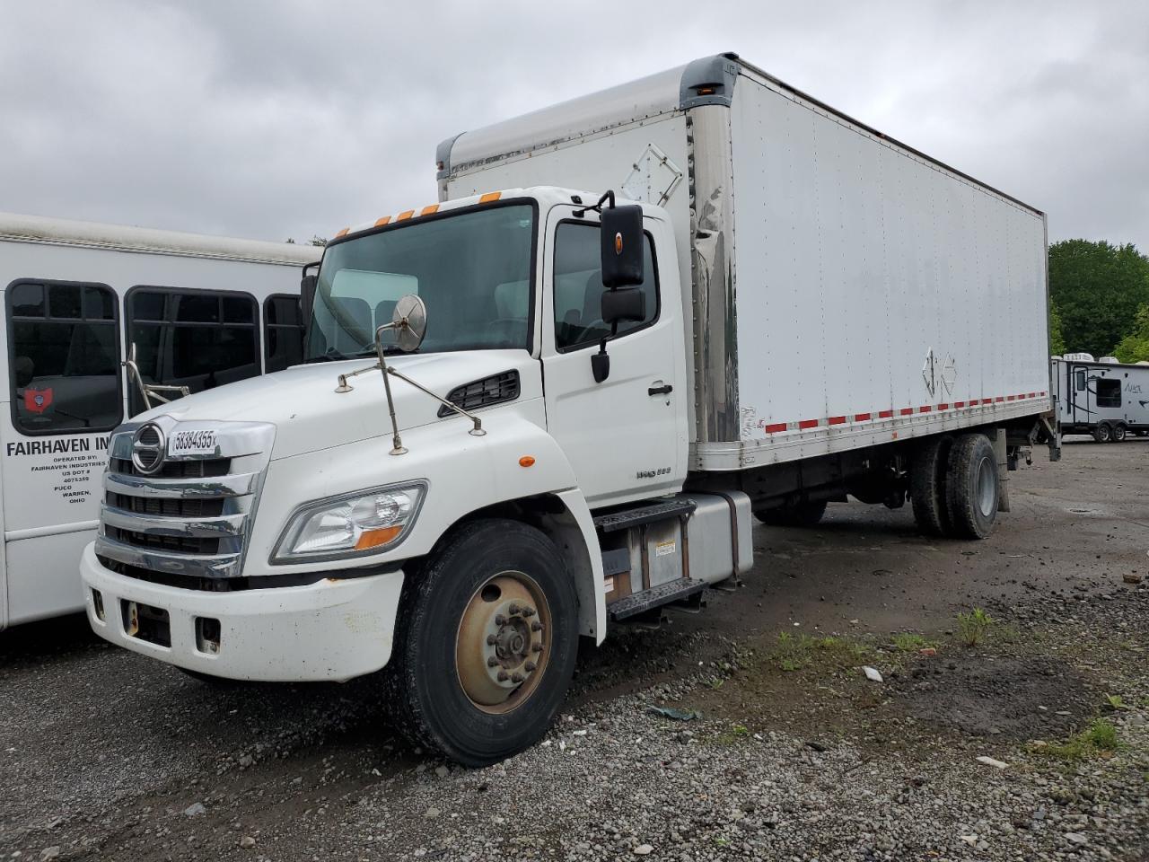 2017 Hino Hino 338 na sprzedaż w Ellwood City, PA - Minor Dent/Scratches