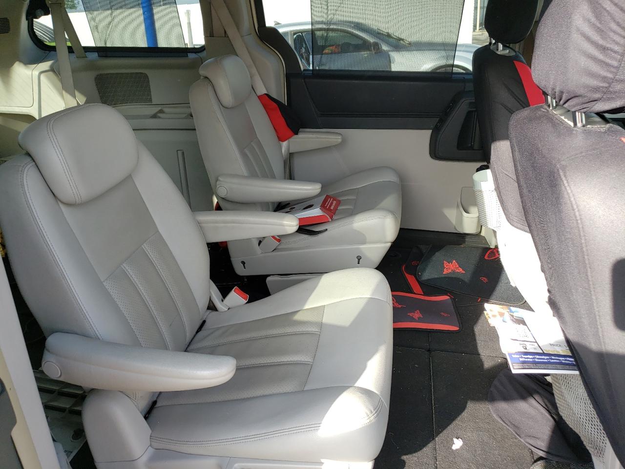 2010 Chrysler Town & Country Touring Plus VIN: 2A4RR8D13AR405625 Lot: 56586295