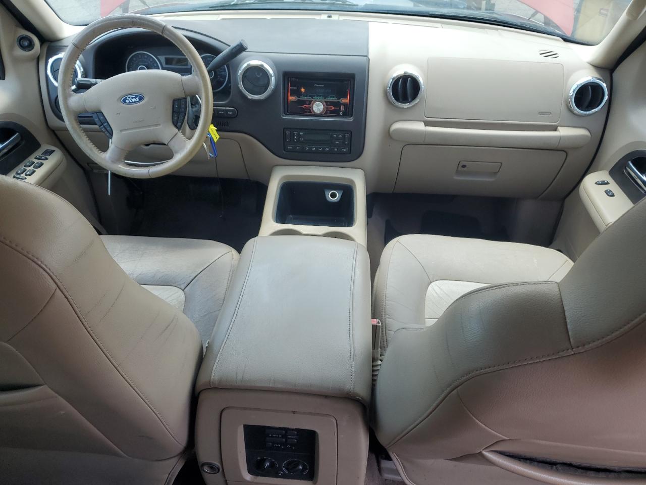 2005 Ford Expedition Eddie Bauer VIN: 1FMPU17545LA15984 Lot: 57132095