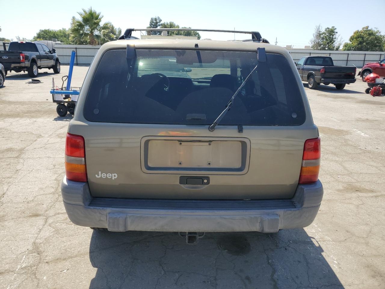1997 Jeep Grand Cherokee Laredo VIN: 1J4GZ58S3WC182883 Lot: 58576105