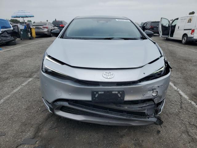  TOYOTA PRIUS 2024 Серебристый