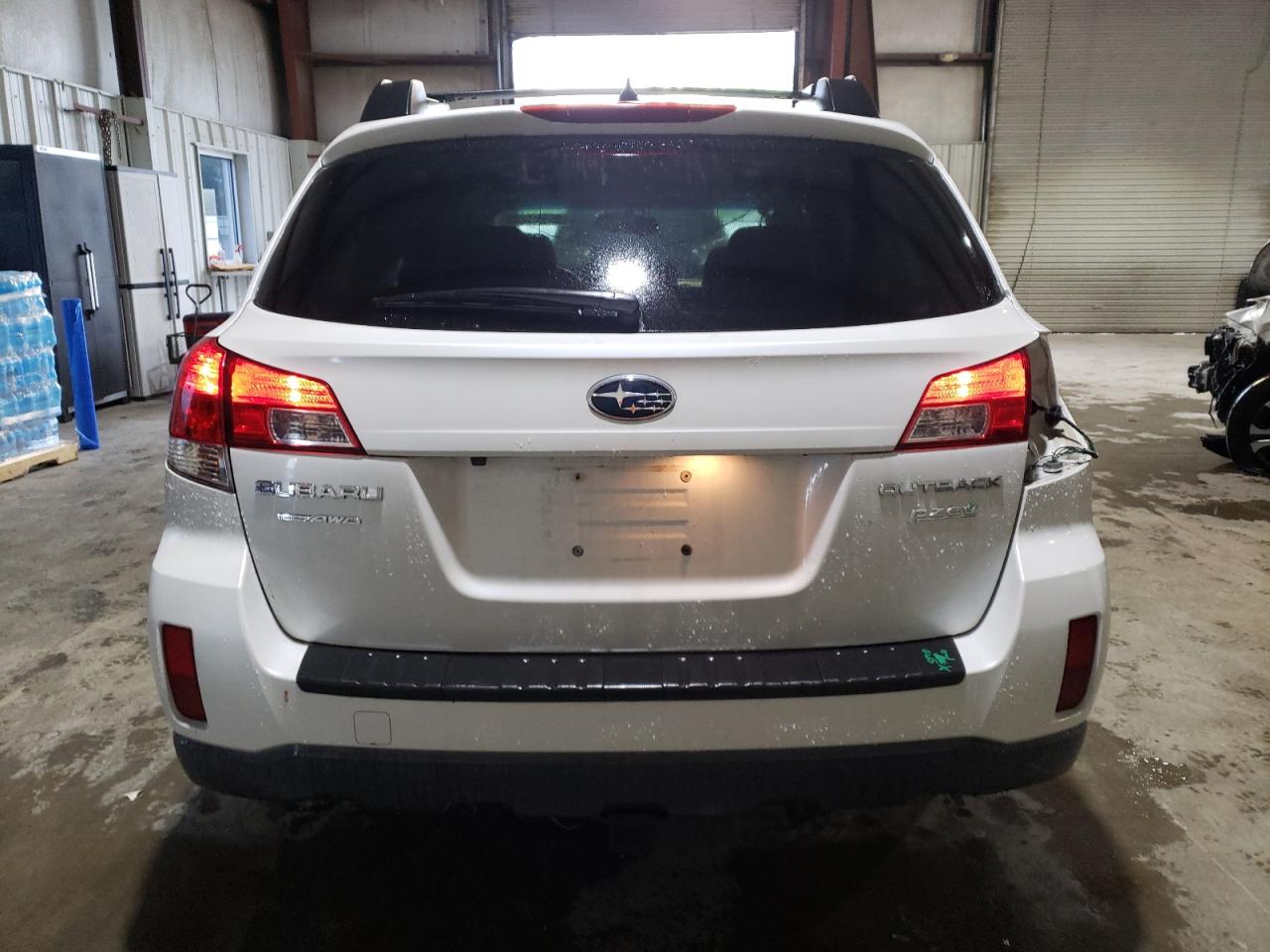 2014 Subaru Outback 2.5I Premium VIN: 4S4BRBDC2E3303197 Lot: 57981735