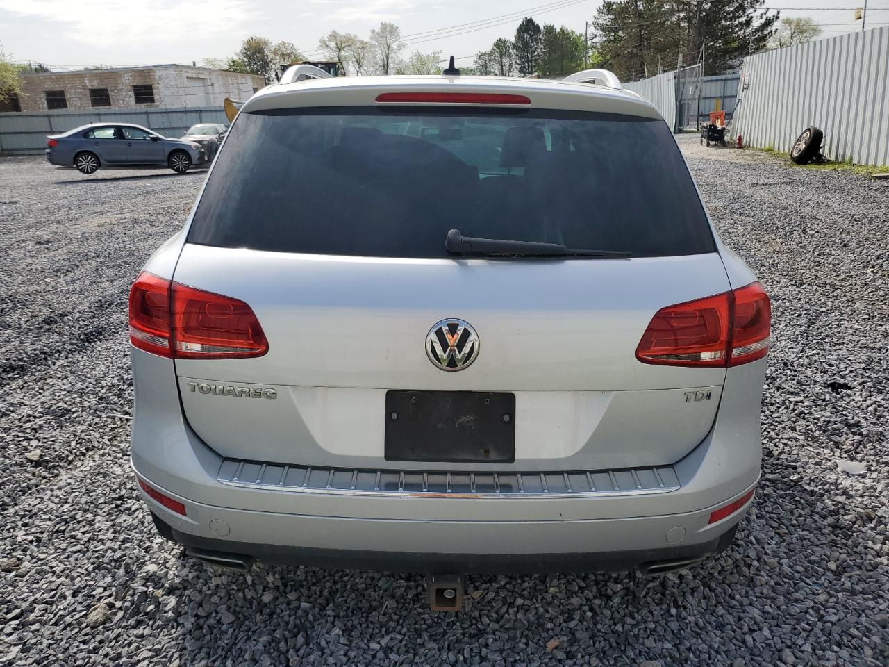 2011 Volkswagen Touareg V6 Tdi VIN: WVGFK9BP7BD002726 Lot: 56401105