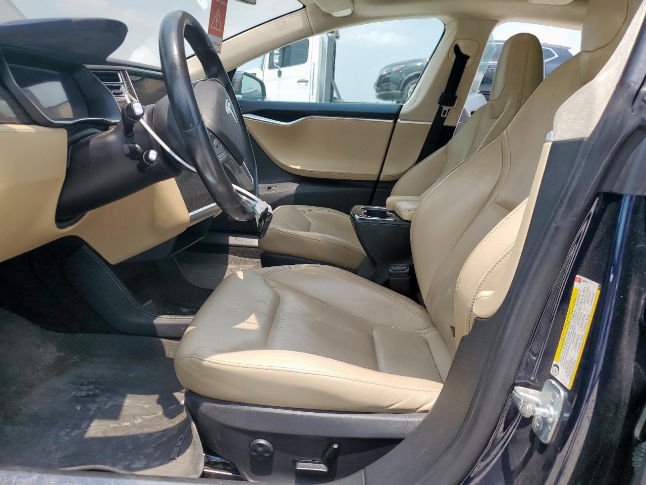 2015 Tesla Model S 85 VIN: 5YJSA1H1XFF092303 Lot: 56132485