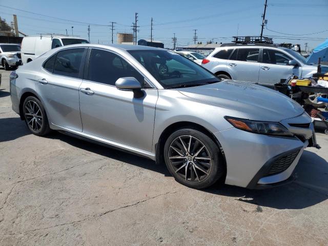  TOYOTA CAMRY 2021 Srebrny