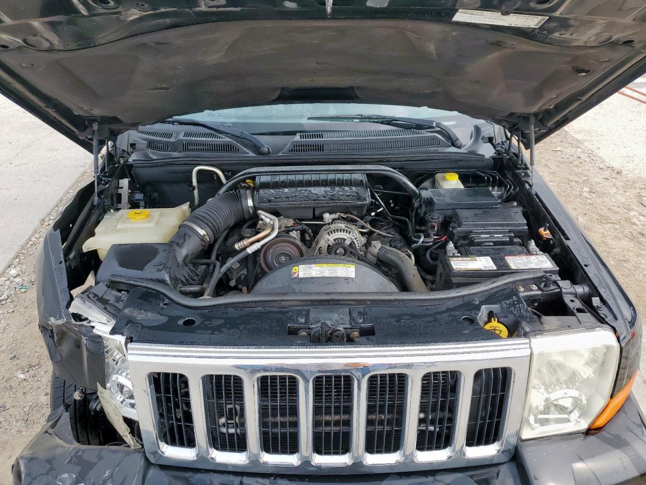 2008 Jeep Commander Sport VIN: 1J8HH48K18C116819 Lot: 57184085