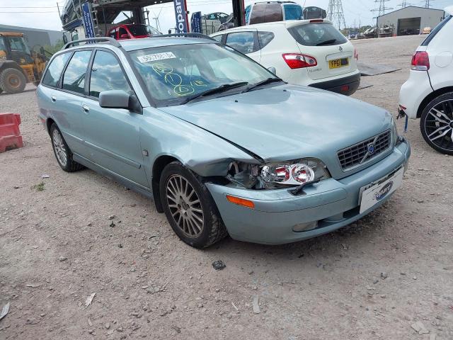 2004 VOLVO V40 SE