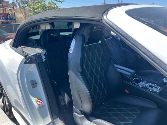 Cabriolets BENTLEY CONTINENTA 2013 Biały