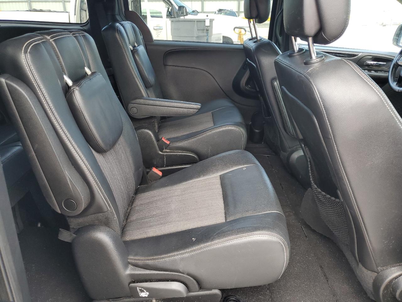 2014 Chrysler Town & Country S VIN: 2C4RC1HG8ER188611 Lot: 57030715