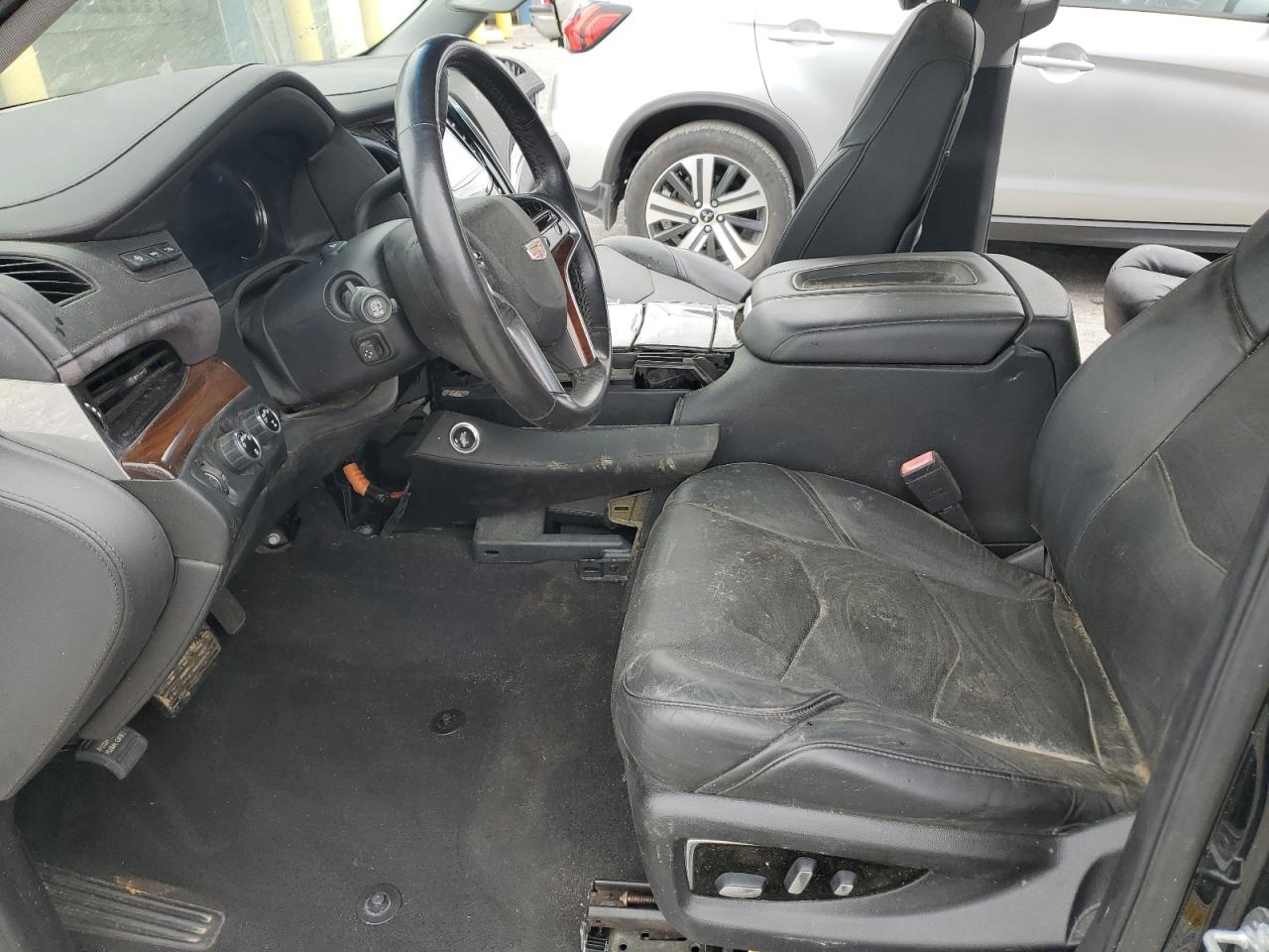 2019 Cadillac Escalade Luxury VIN: 1GYS4BKJ4KR271375 Lot: 56825125