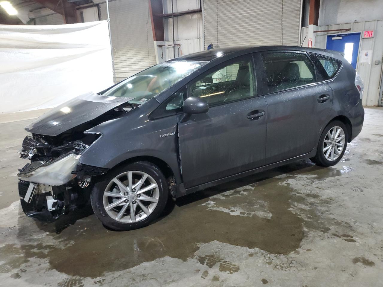 2012 Toyota Prius V იყიდება North Billerica-ში, MA - Front End