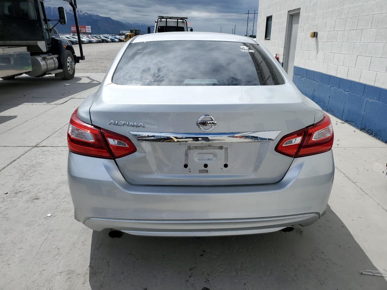 2017 Nissan Altima 2.5 VIN: 1N4AL3AP6HN360600 Lot: 56525555
