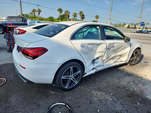  MERCEDES-BENZ A-CLASS 2019 Белый