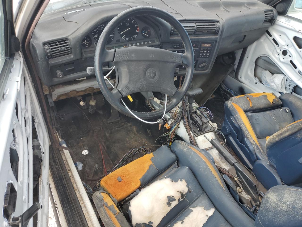 1991 BMW 325 Ic Automatic VIN: WBABB2317MEC26337 Lot: 56911105