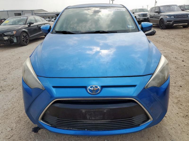 Sedans TOYOTA YARIS 2017 Granatowy