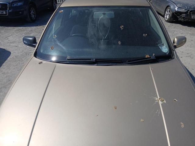 2003 VOLKSWAGEN GOLF E